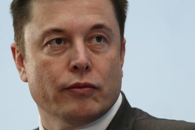 El presidente ejecutivo de Tesla, Elon Musk, asiste a un foro sobre nuevas empresas en Hong Kong