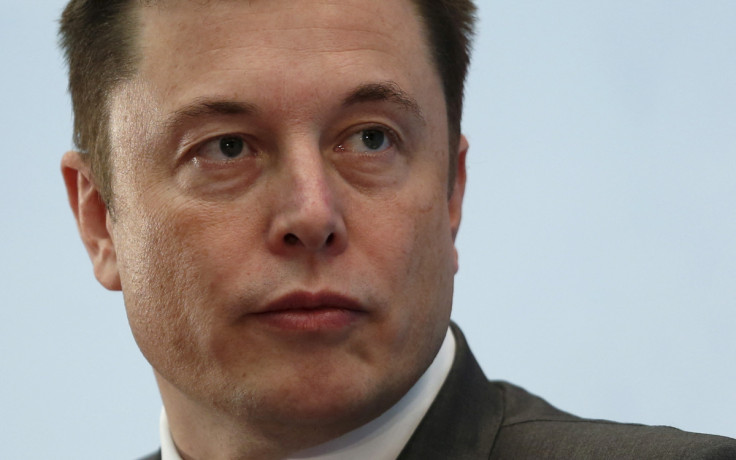El presidente ejecutivo de Tesla, Elon Musk, asiste a un foro sobre nuevas empresas en Hong Kong