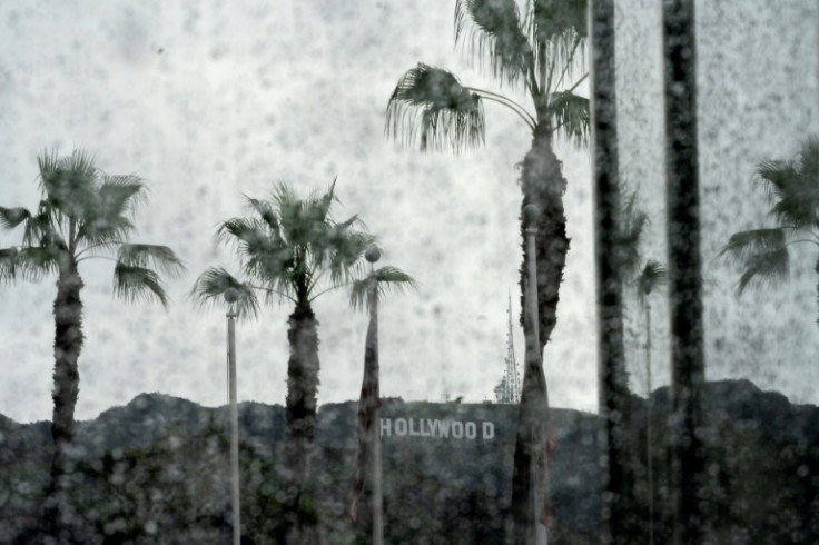 El letrero de Hollywood, que suele estar bañado por el sol, ha tenido una lluvia