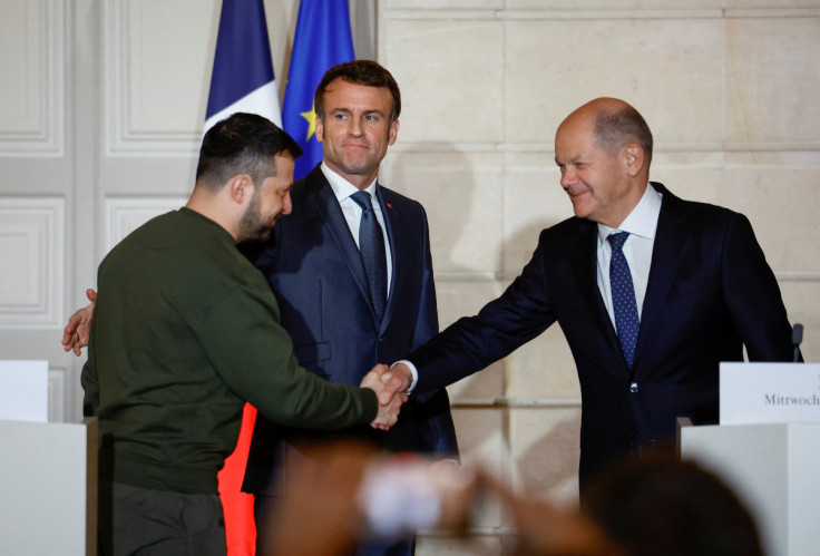 Emmanuel Macron y Volodymyr Zelensky