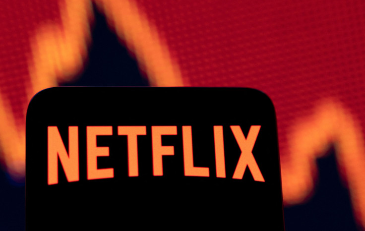 La ilustración muestra el logotipo de Netflix y el gráfico de acciones