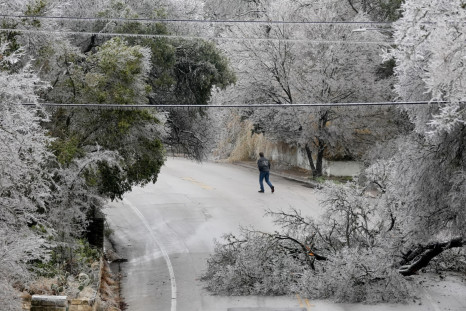 Austin cubierto de hielo mientras la tormenta de invierno golpea el centro de Texas