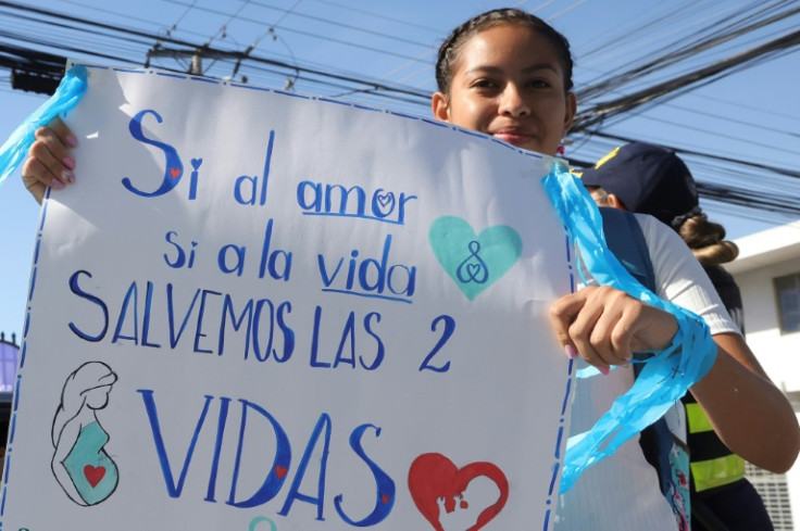 El Salvador es el demandado en el caso de una mujer a la que se le negó un aborto a pesar de tener un feto no viable con gran riesgo para su propia salud.