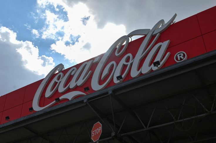 Una vista muestra una planta de la empresa Coca-Cola en Azov