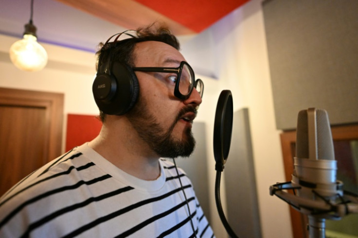 Los artistas quieren leyes para evitar que las grabaciones de sus voces se utilicen para desarrollar IA sin su consentimiento, dice el actor de doblaje colombiano Daniel Soler de la Prada