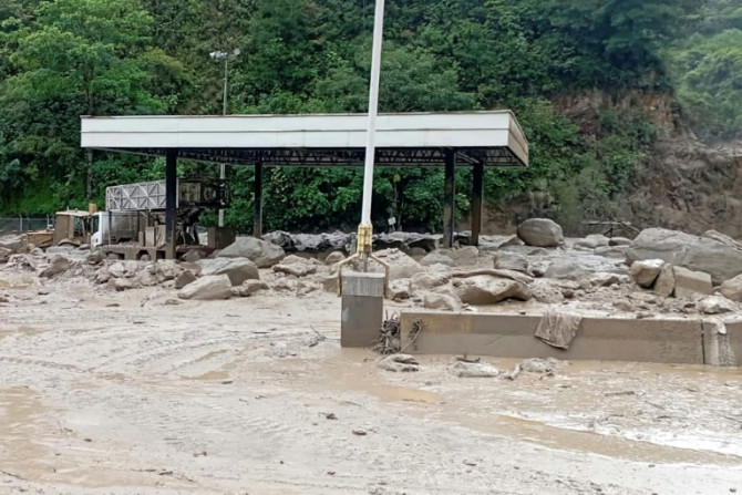 Se ve una estación de peaje en la carretera Bogotá-Villavicencio tras un derrumbe en Colombia