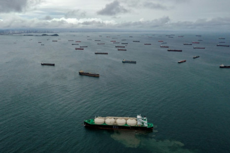 Unos 130 barcos están atascados esperando para entrar al Canal de Panamá, frente a los 90 habituales en la cola.