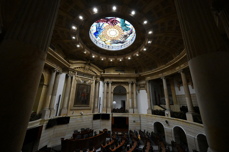 Centro Democrático radica contrarreforma pensional, ley "anticapuchos" y proyecto para