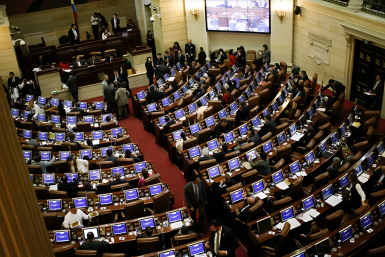 la advertencia del Congreso a los ministros ausentes.